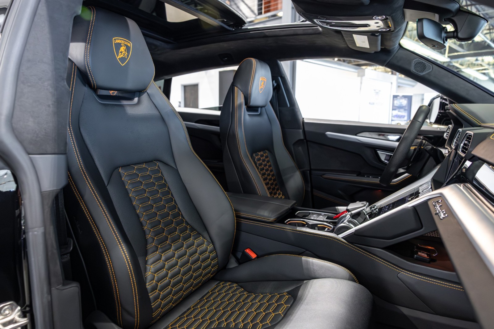 Used Car 2019 Lamborghini Urus  For Sale Under $200,000 In Boerne, Texas