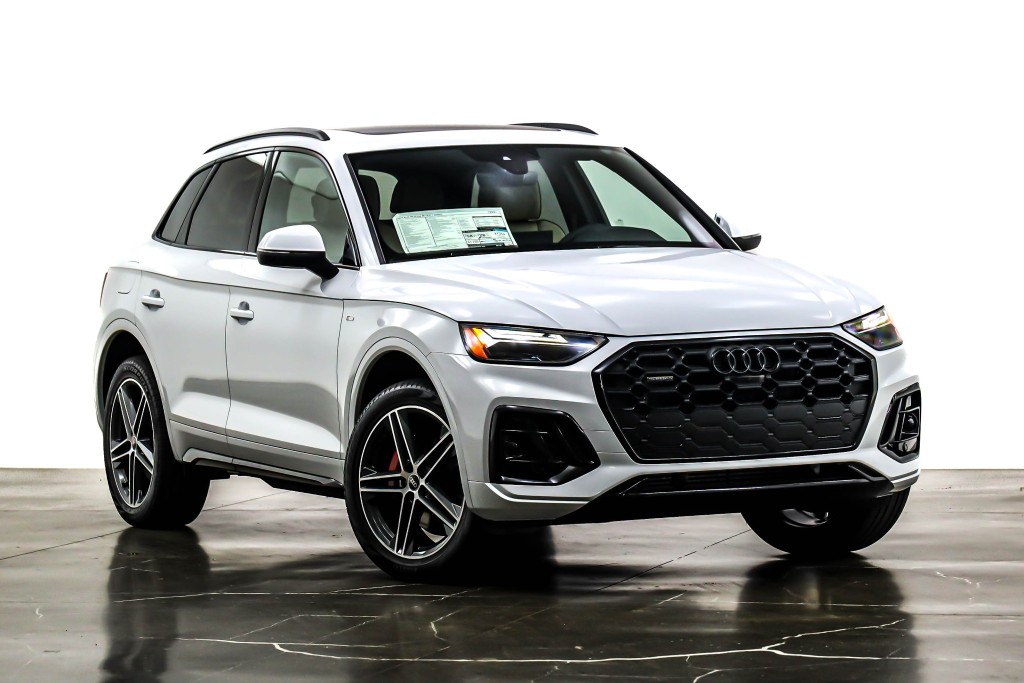 New 2024 Audi Q5 S line Premium Plus 55 TFSI e quattro SUV in 1523 W