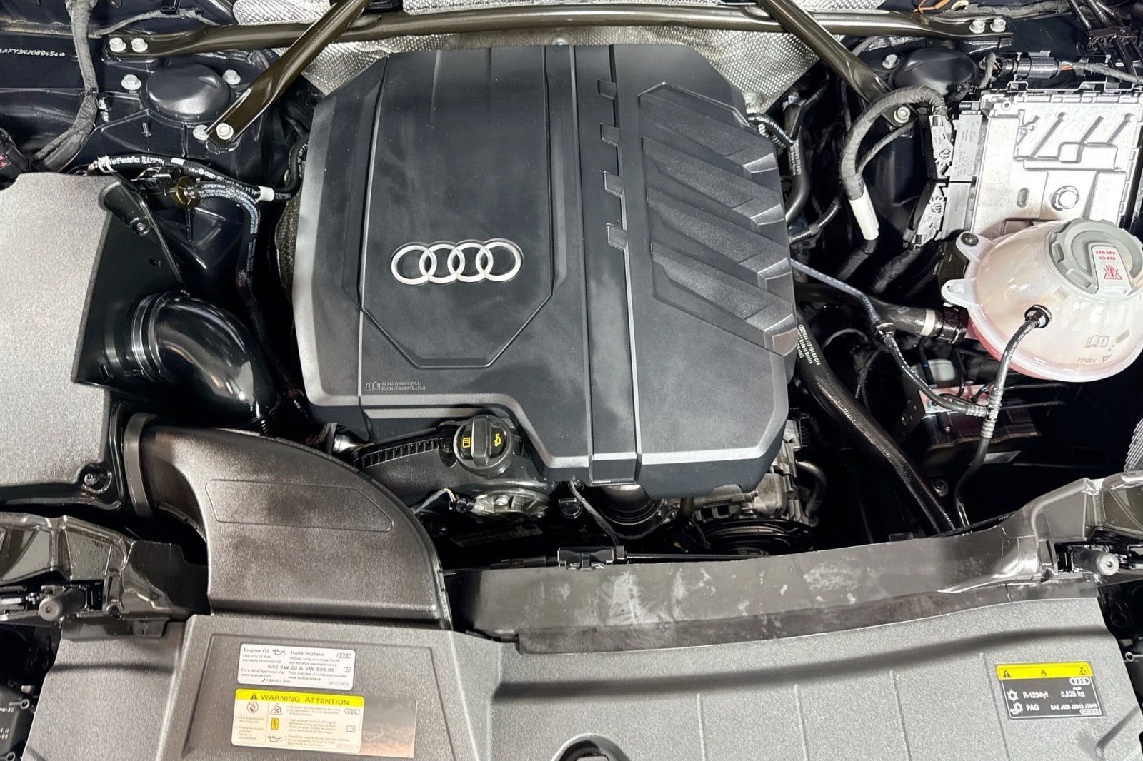 Used 2022 MYTHOS BLACK Audi S line Premium image 28