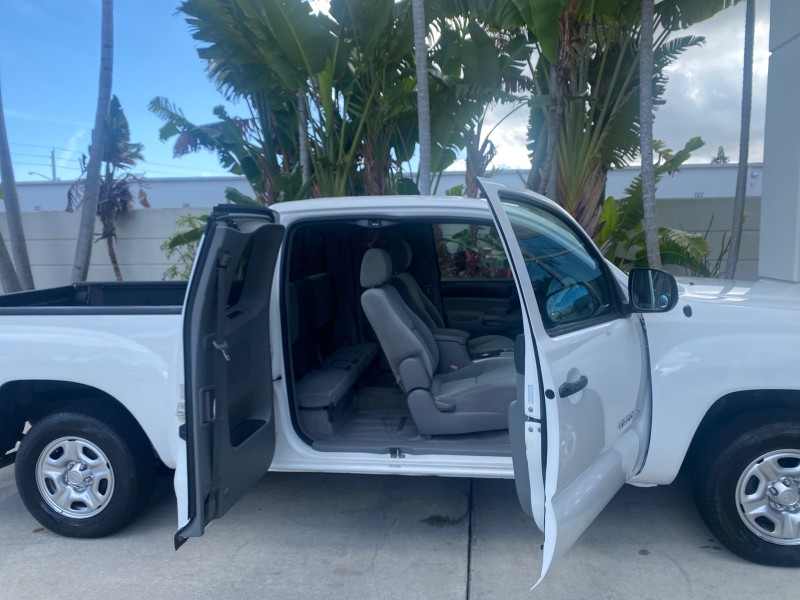 2005 Toyota Tacoma LOW MILES 58,735 X CAB in , 