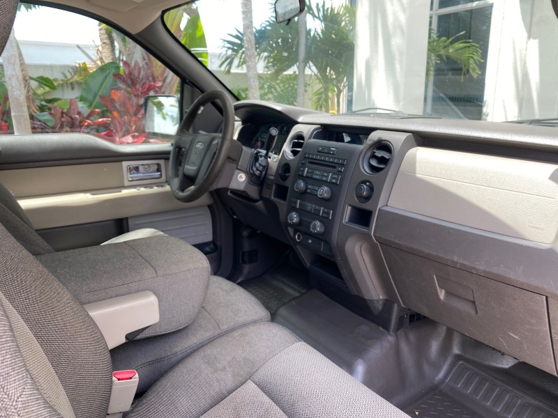 2010 Ford F-150 4 DR CREW XL LOW MILES 34,625 in , 
