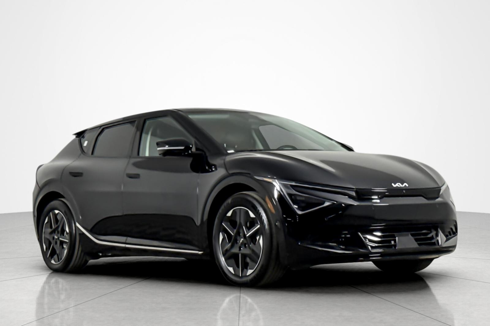 Used 2025 Ebony Black Kia Light Long Range AWD image 7