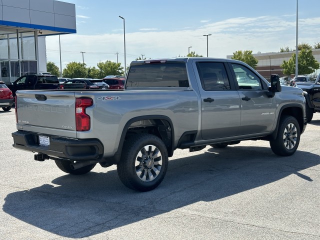 2025 Chevrolet Silverado 2500HD Custom 3