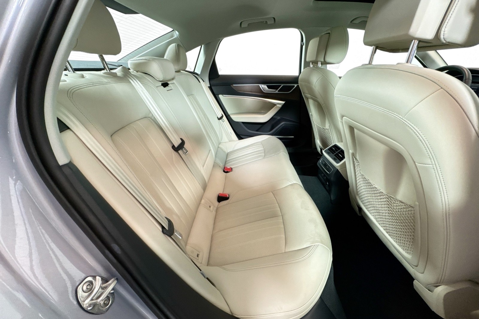 Used 2025 Florett Silver Metallic Audi Premium image 26