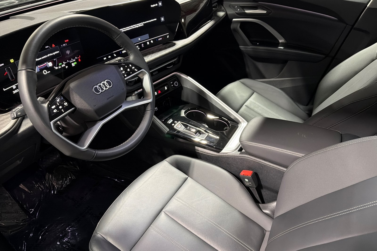 Used 2025 Mythos Black Metallic Audi Premium 2.0 TFSI quattro image 9