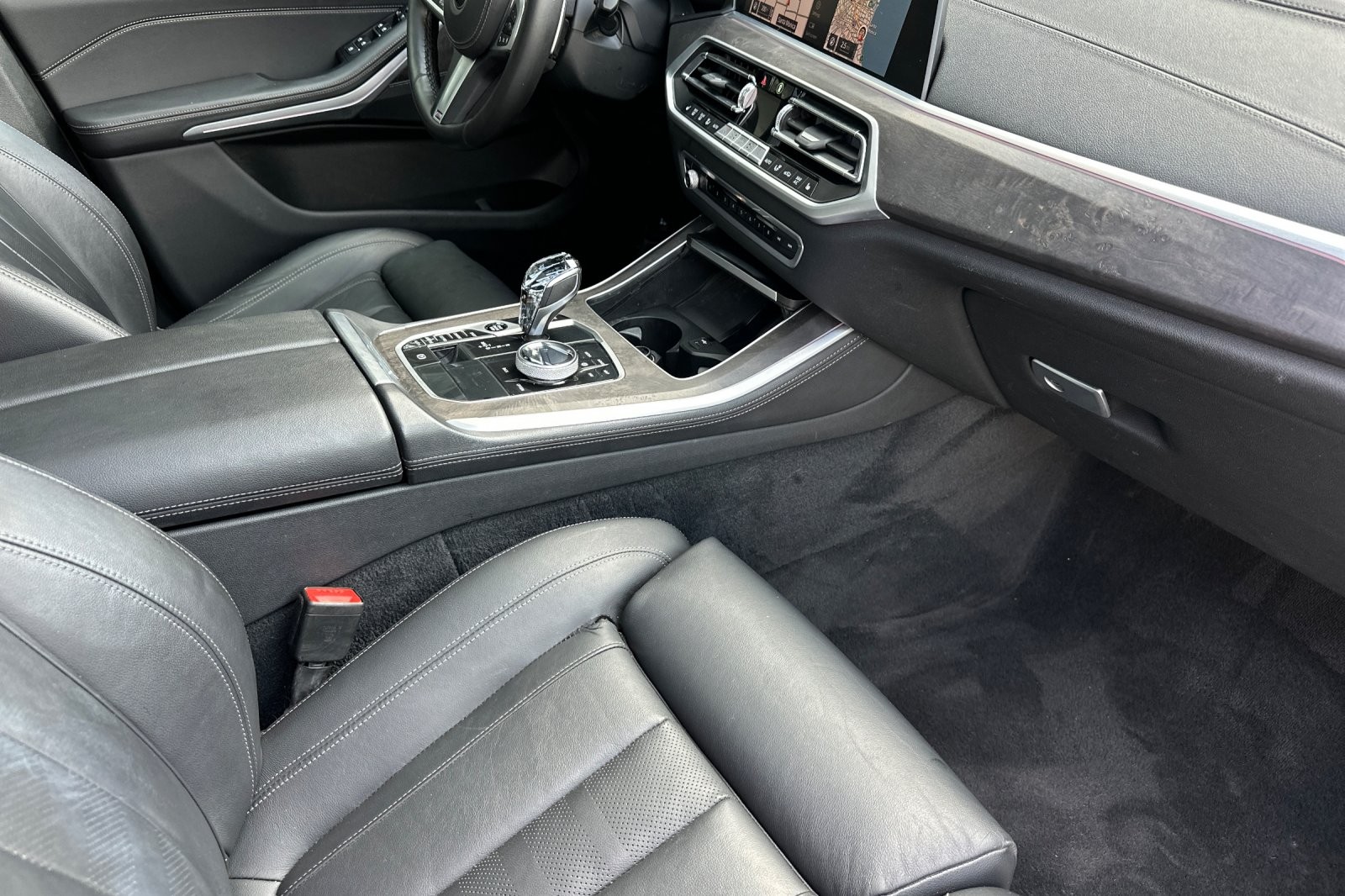 Used 2021 Black Sapphire Metallic BMW sDrive40i image 15