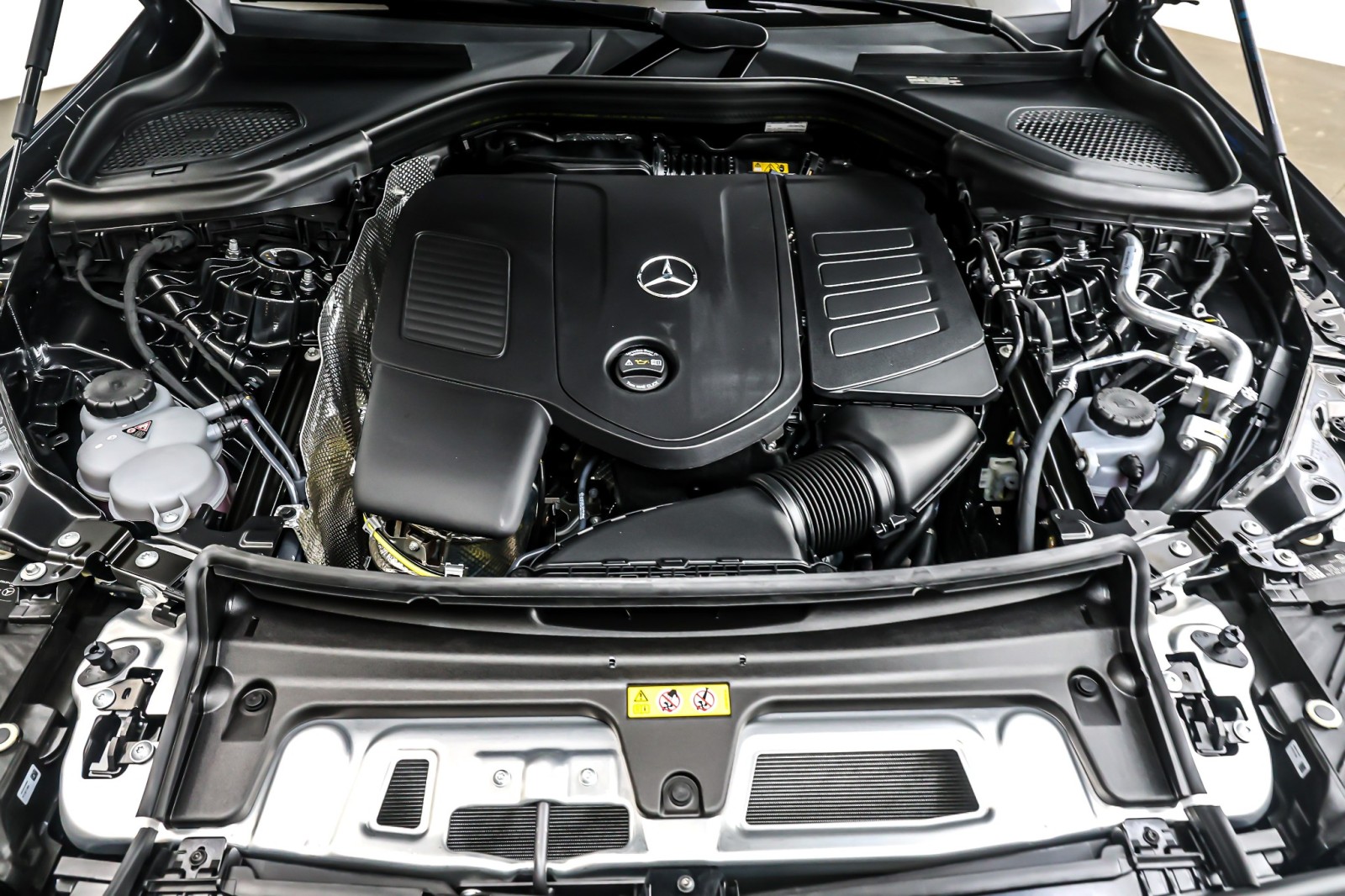 New 2026 Graphite Grey Metallic Mercedes-Benz GLC 300 image 11