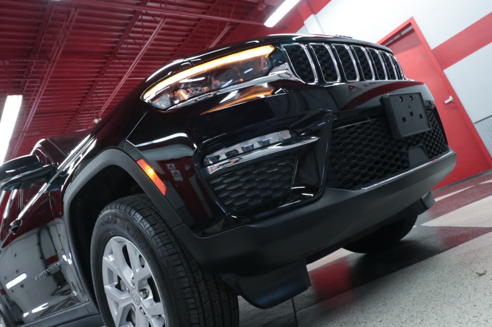 Used Car 2023 Jeep Grand Cherokee  Limited For Sale Under $35,000 In Austin, Texas