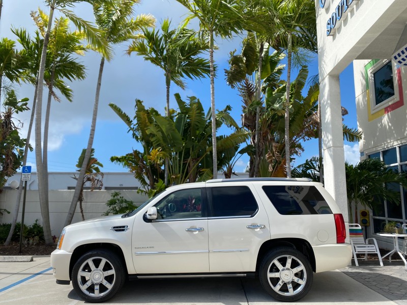 2010 Cadillac Escalade SUNROOF NAV Premium LOW MILES 66,933 in ,