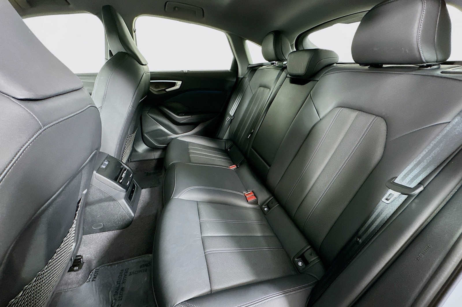 Used 2025 Glacier White Metallic Audi Premium Plus image 9