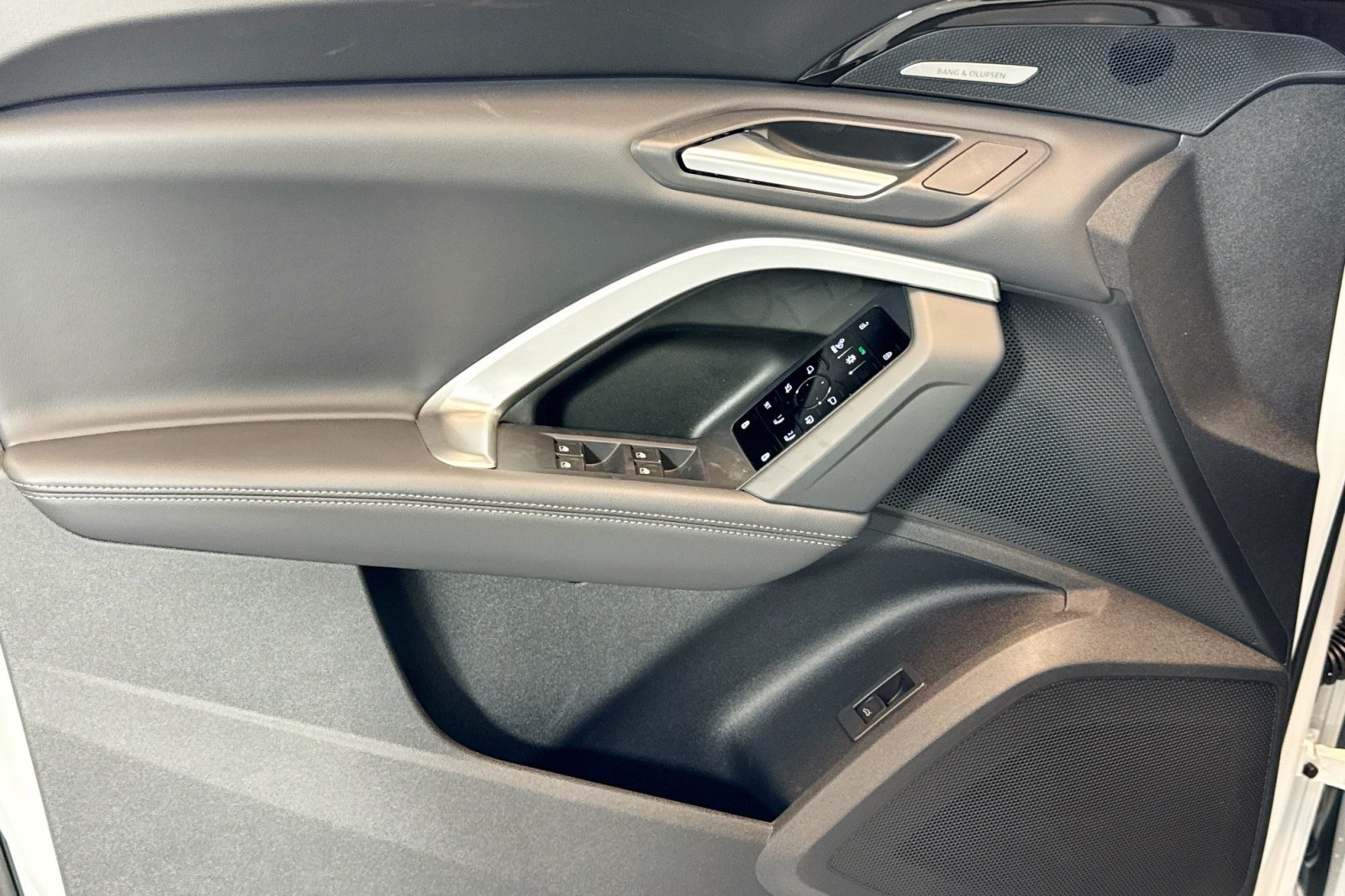 New 2025 Glacier White Metallic Audi Premium Plus 2.0 TFSI quattro image 15