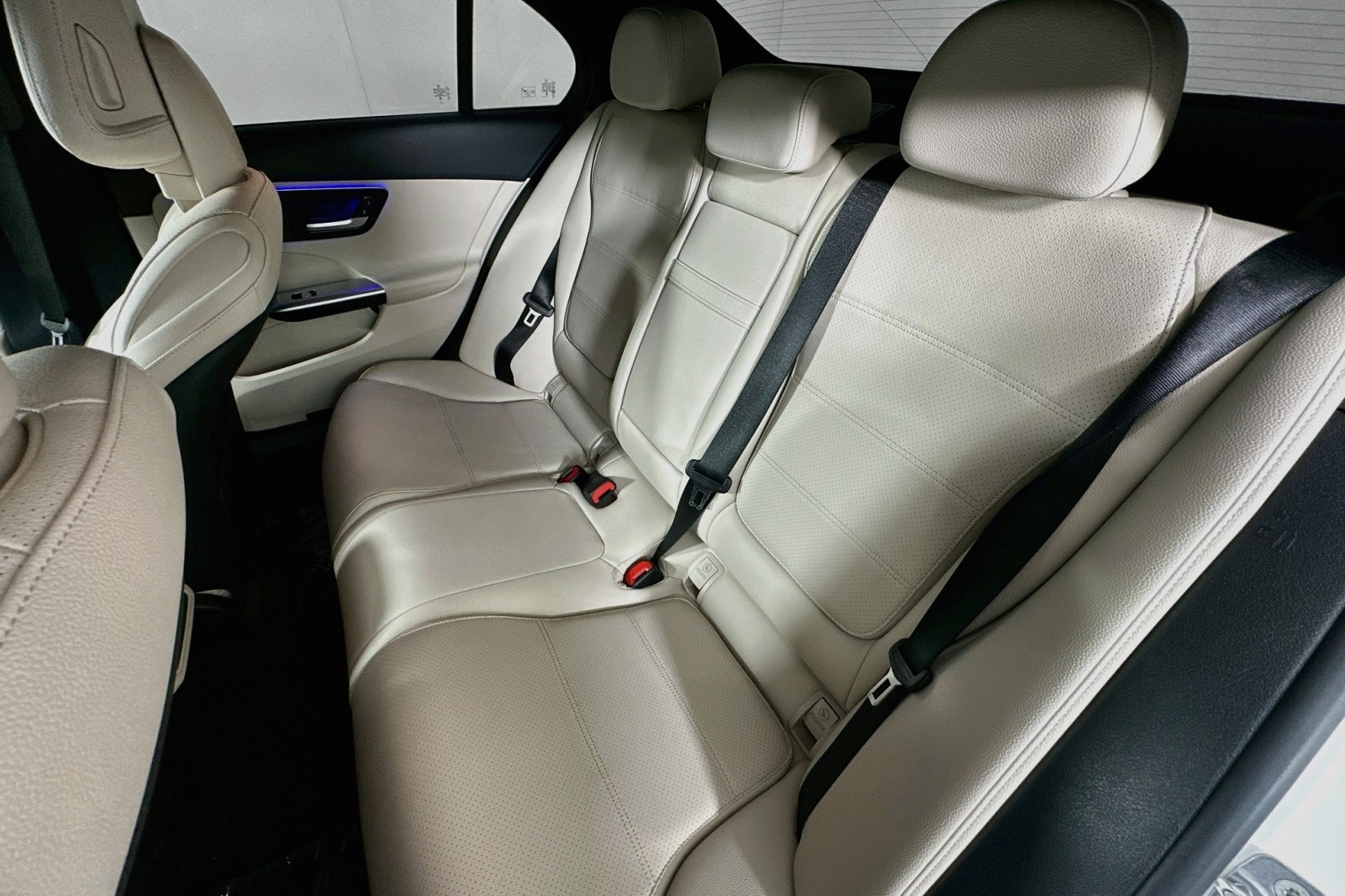 Used 2024 Polar White Mercedes-Benz C 300 image 9