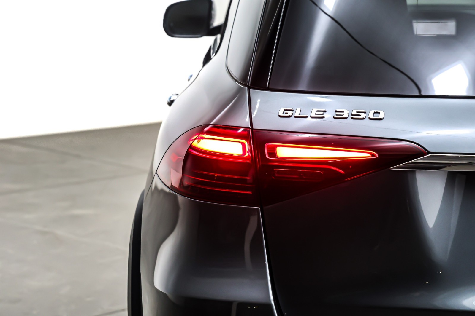 Certified Used 2024 Selenite Grey Metallic Mercedes-Benz GLE 350 4MATIC® SUV image 17