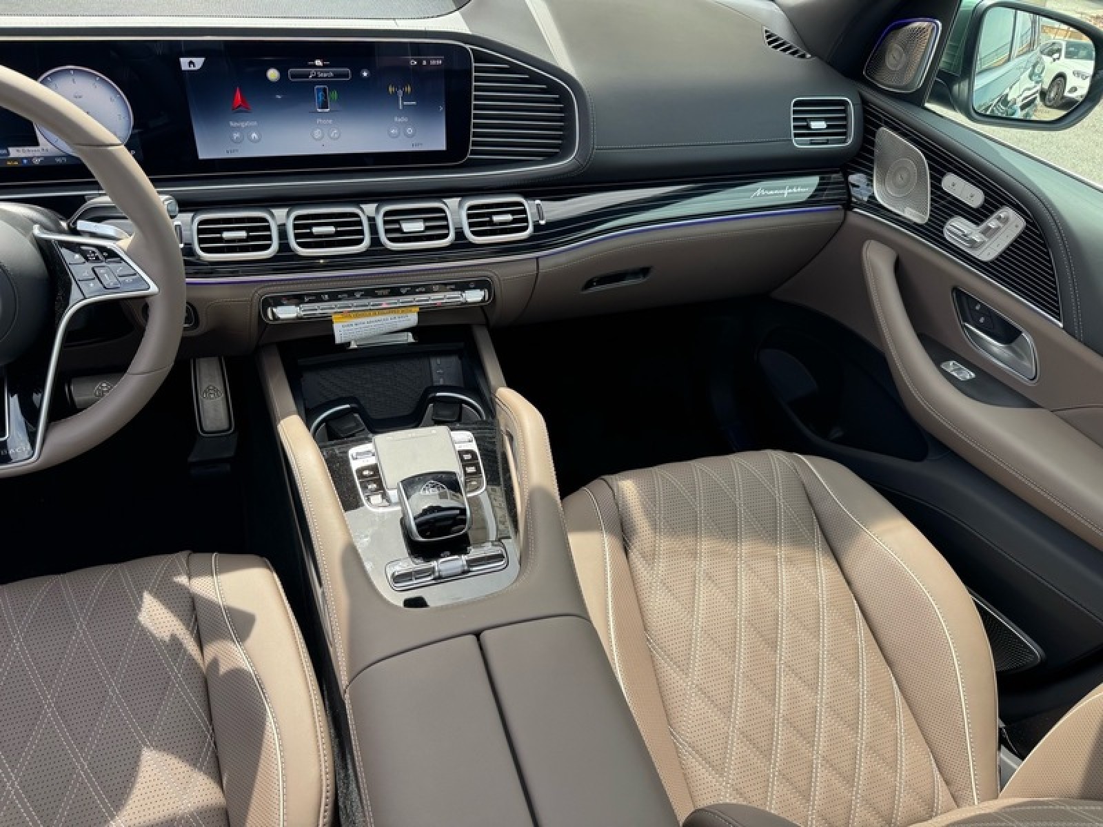 New 2026 MANUFAKTUR Ireland Mid Green Metallic Mercedes-Benz Maybach GLS 600 4MATIC® SUV image 16