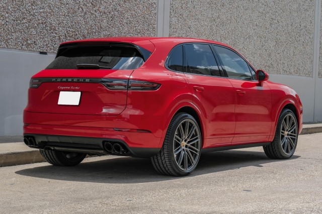 2022 Porsche Cayenne Turbo 12