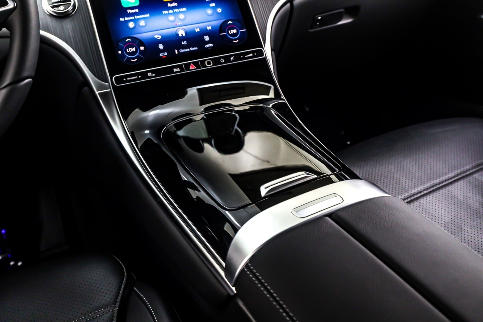 New 2026 MANUFAKTUR Alpine Grey Mercedes-Benz GLC 300 image 6