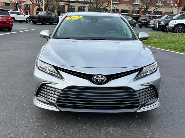 View vehicle photo 6