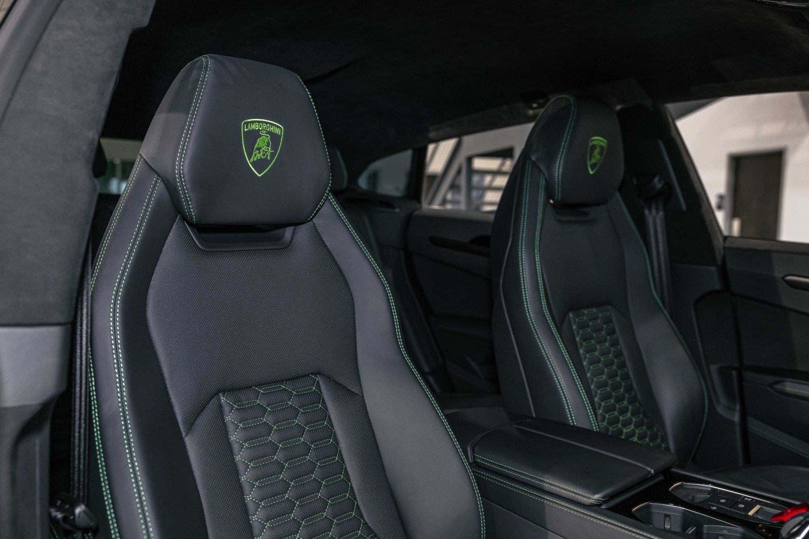 Used Car 2023 Lamborghini Urus  S For Sale Under $250,000 In Boerne, Texas