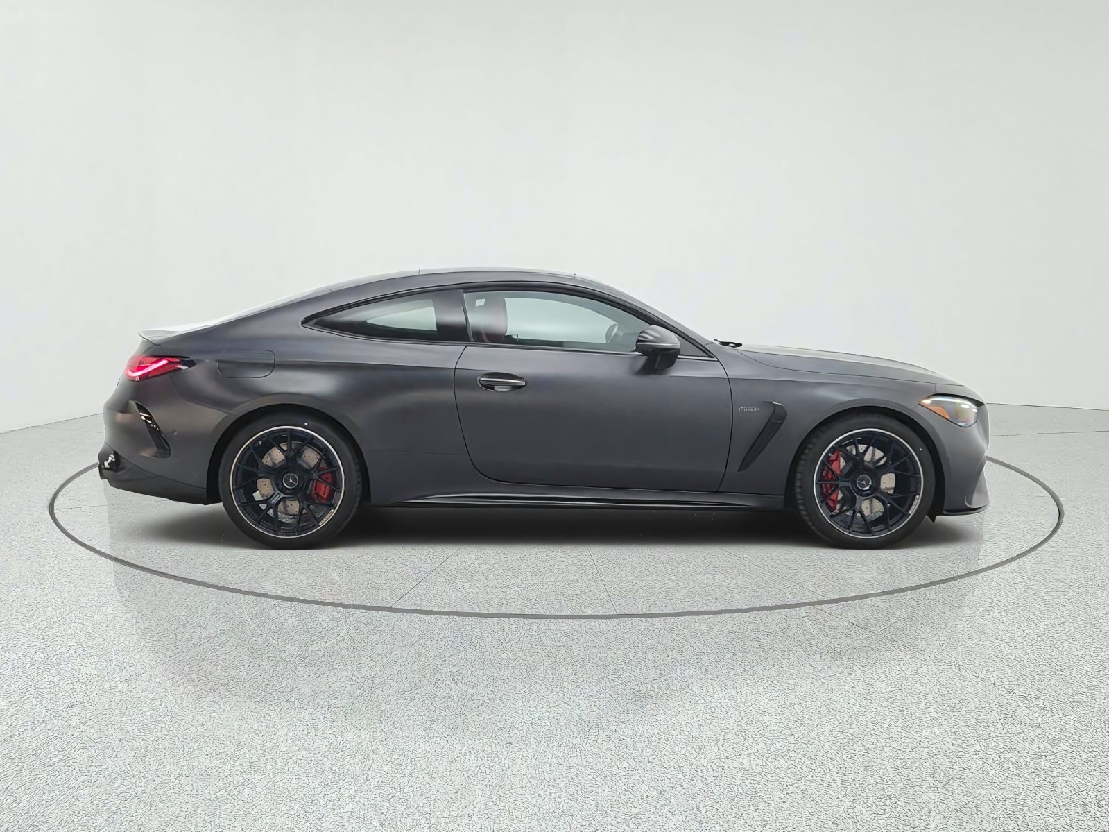 New 2027 MANUFAKTUR Graphite Grey Magno Mercedes-Benz AMG® CLE 53 4MATIC+ Coupe image 4