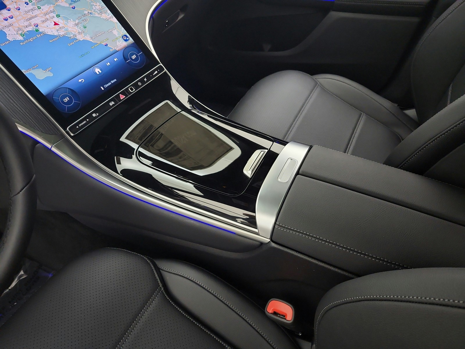 New 2026 Polar White Mercedes-Benz GLC 300 image 10