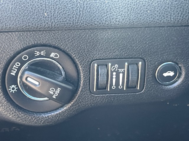 Chrysler30025