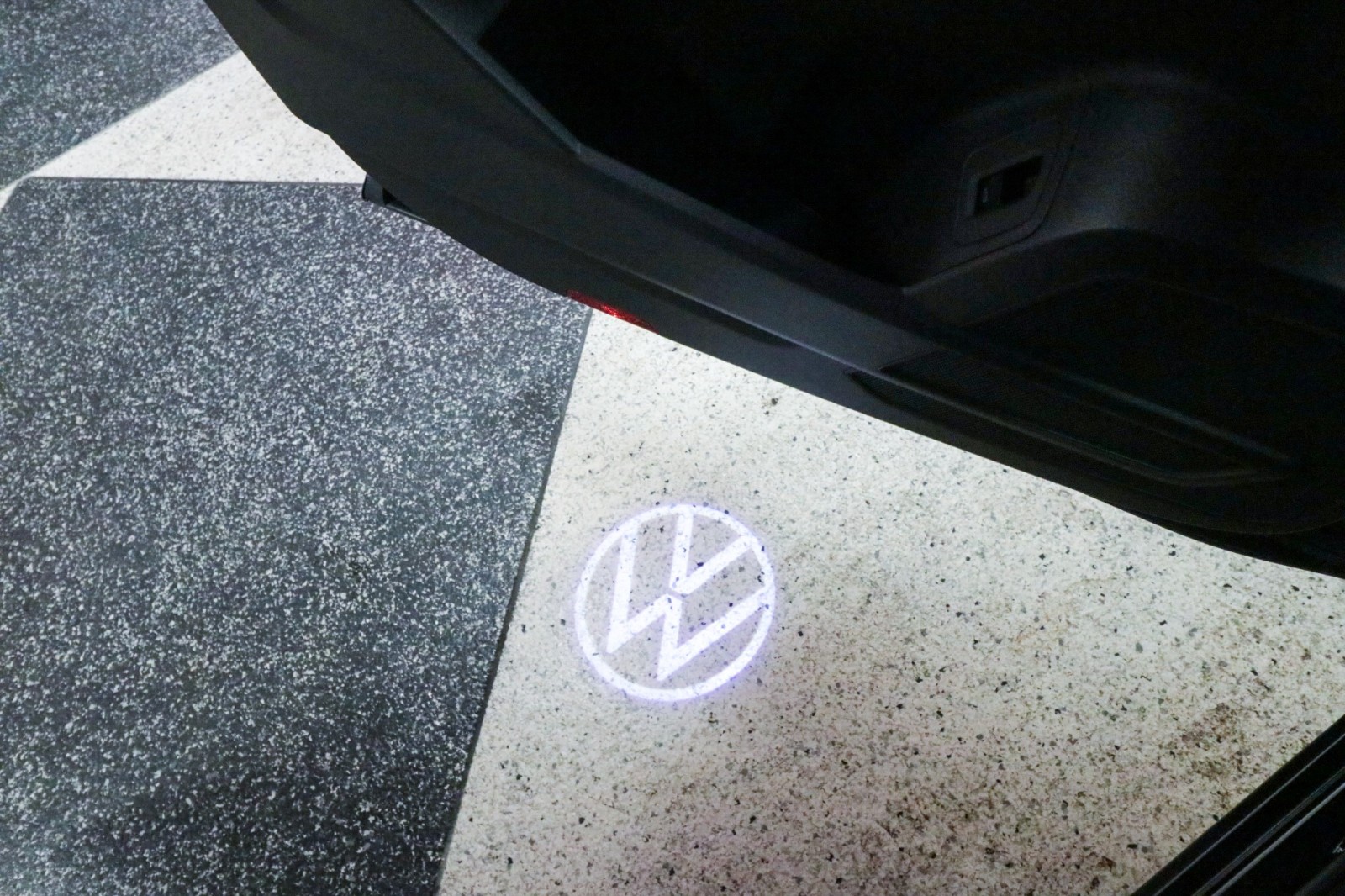 Used Car 2023 Volkswagen Atlas  3.6l V6 Sel Premium R-line For Sale Under $40,000 In Austin, Texas