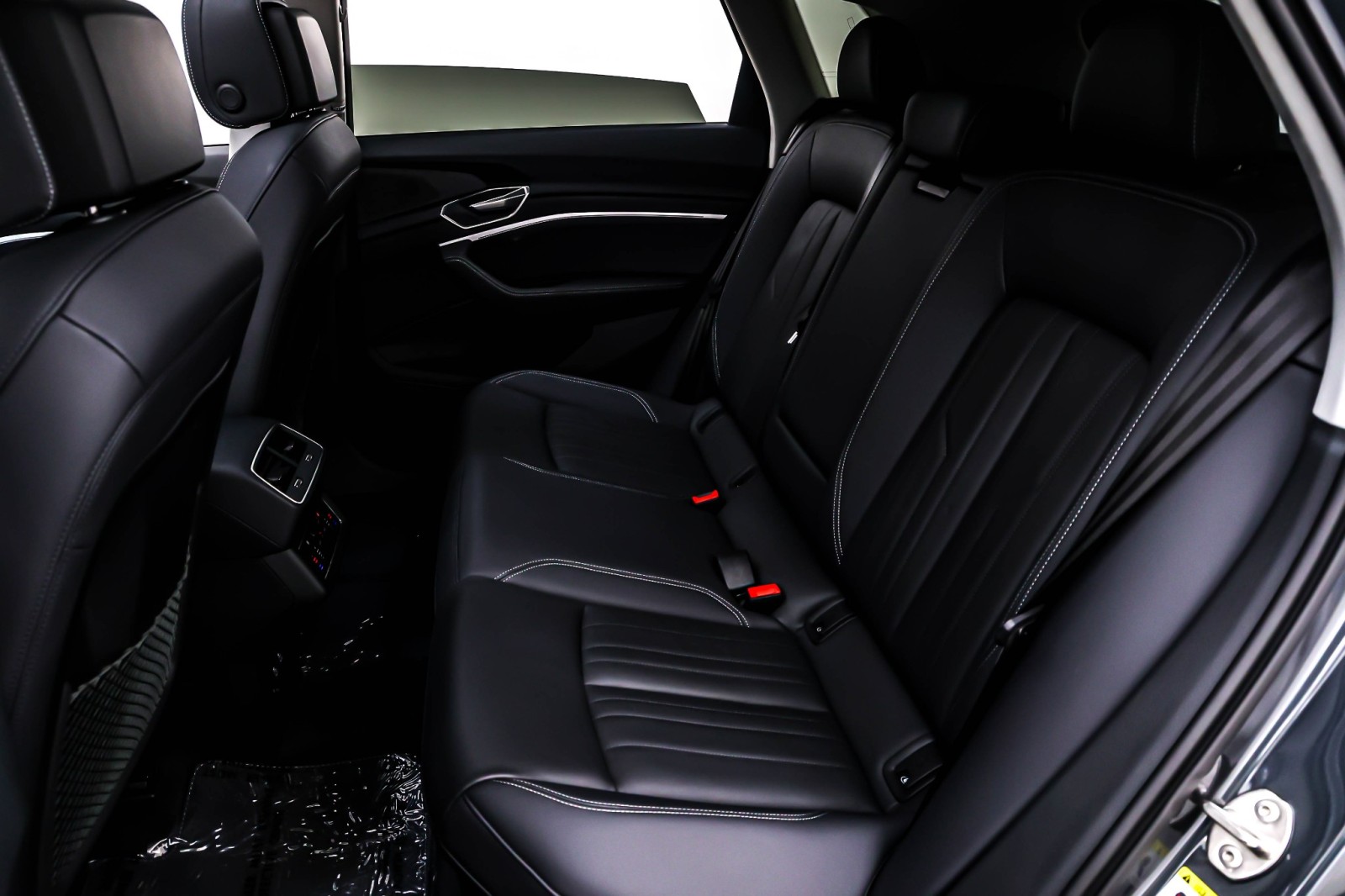 Used 2024 Manhattan Gray Metallic Audi Premium quattro image 8