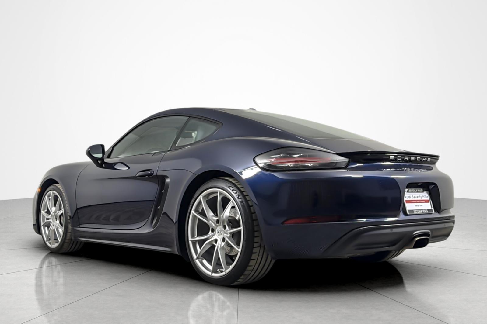 Used 2018 NIGHT BLUE Porsche Coupe image 3