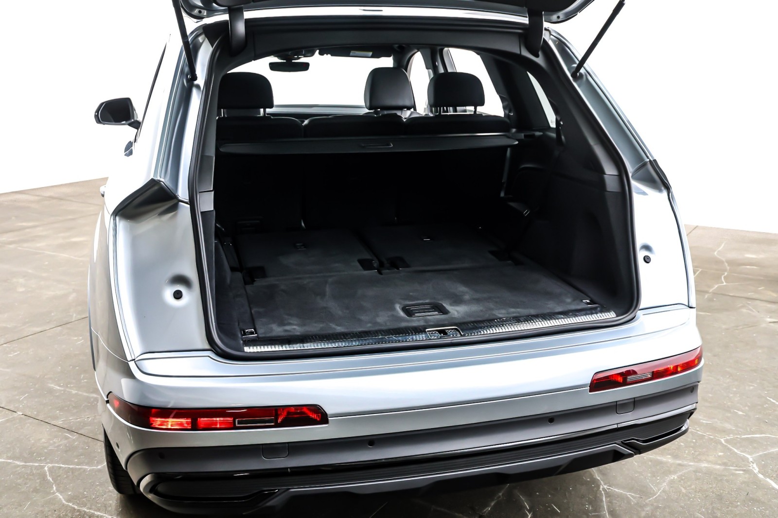 Used 2023 Satellite Silver Metallic Audi Premium Plus 55 TFSI quattro image 23