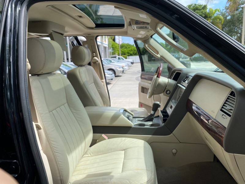 2004 Lincoln Navigator LOW MILES 67,511 SUNROOF in ,