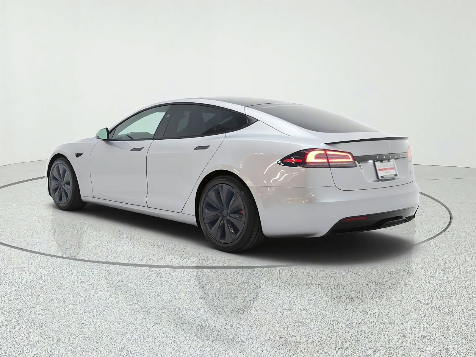 Used 2025 Lunar Silver Tesla Plaid image 7