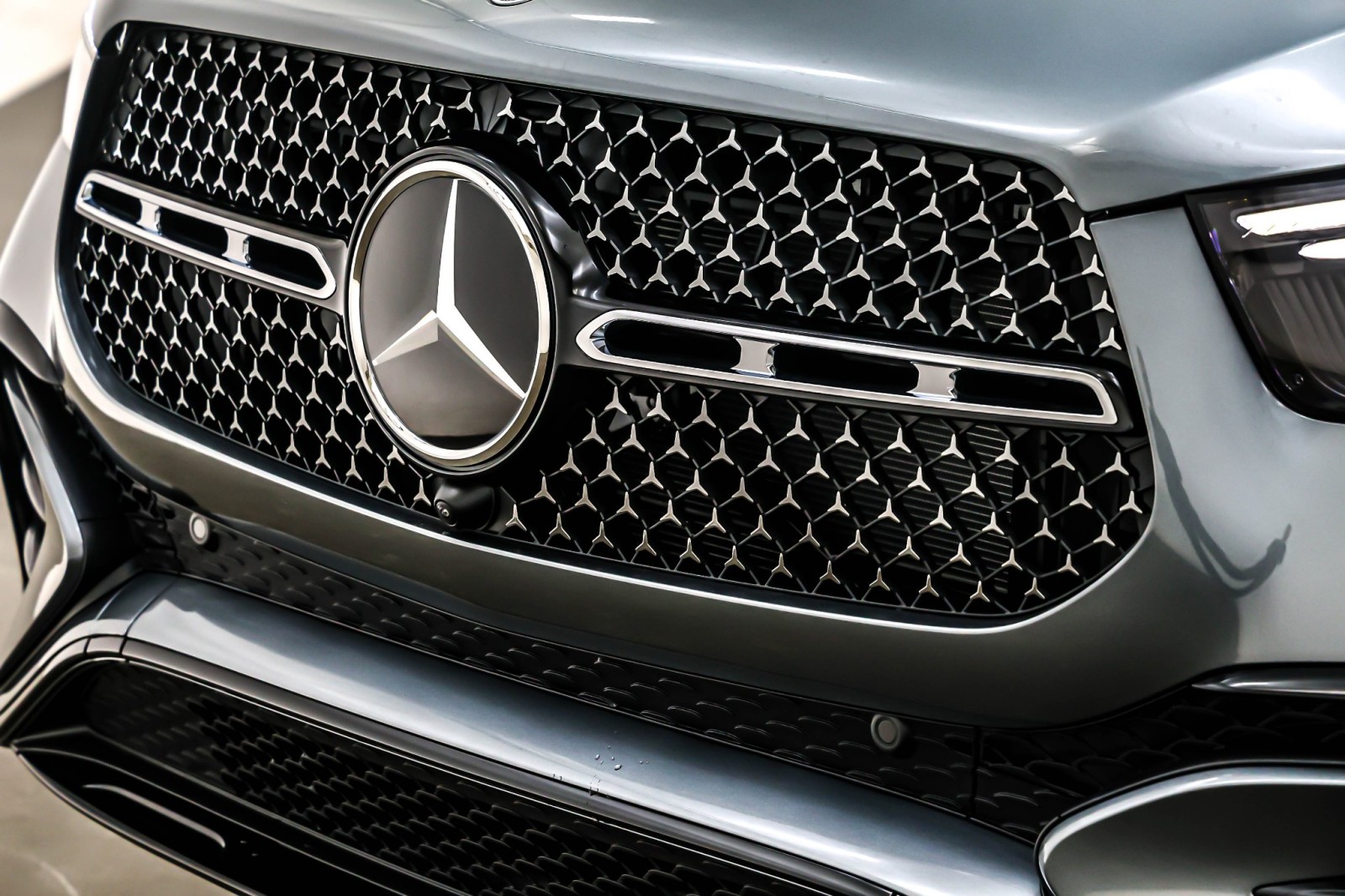 New 2026 Selenite Grey Metallic Mercedes-Benz GLE 580 image 13