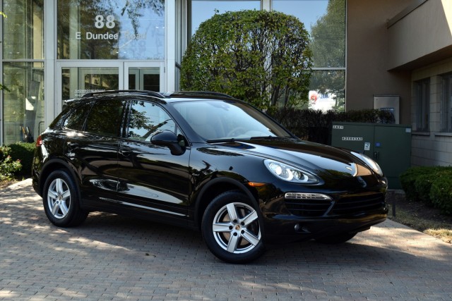 2014 Porsche Cayenne Diesel! Navi Pano Moonroof Heated/Cooled Front Seats Rear View Camera Lane Departure Park Assist Tow Pkg. MSRP $74,495 2