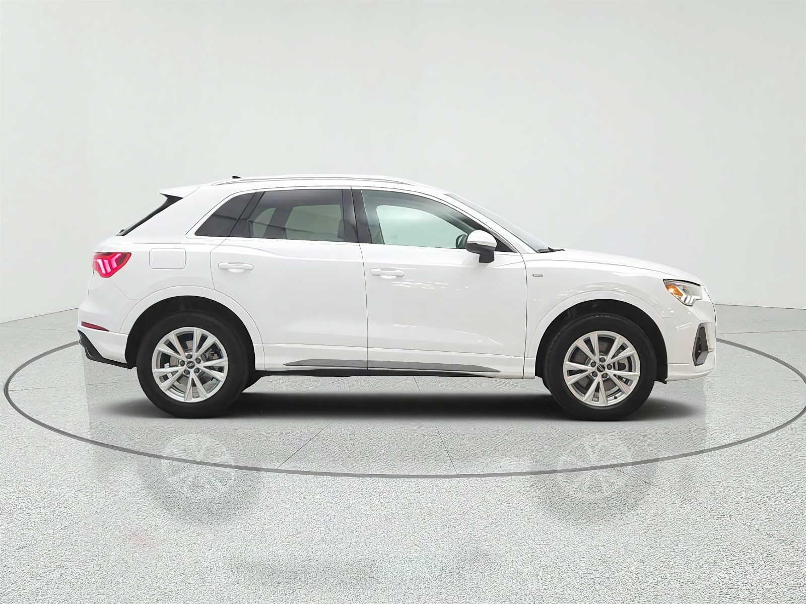 Used 2023 Ibis White Audi S line Premium image 4