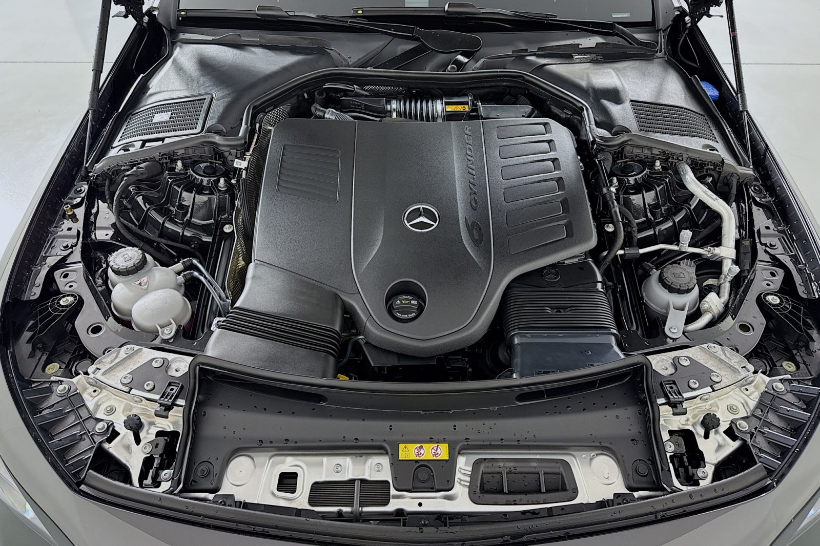 New 2026 Graphite Grey Metallic Mercedes-Benz CLE 450 4MATIC® Coupe image 10