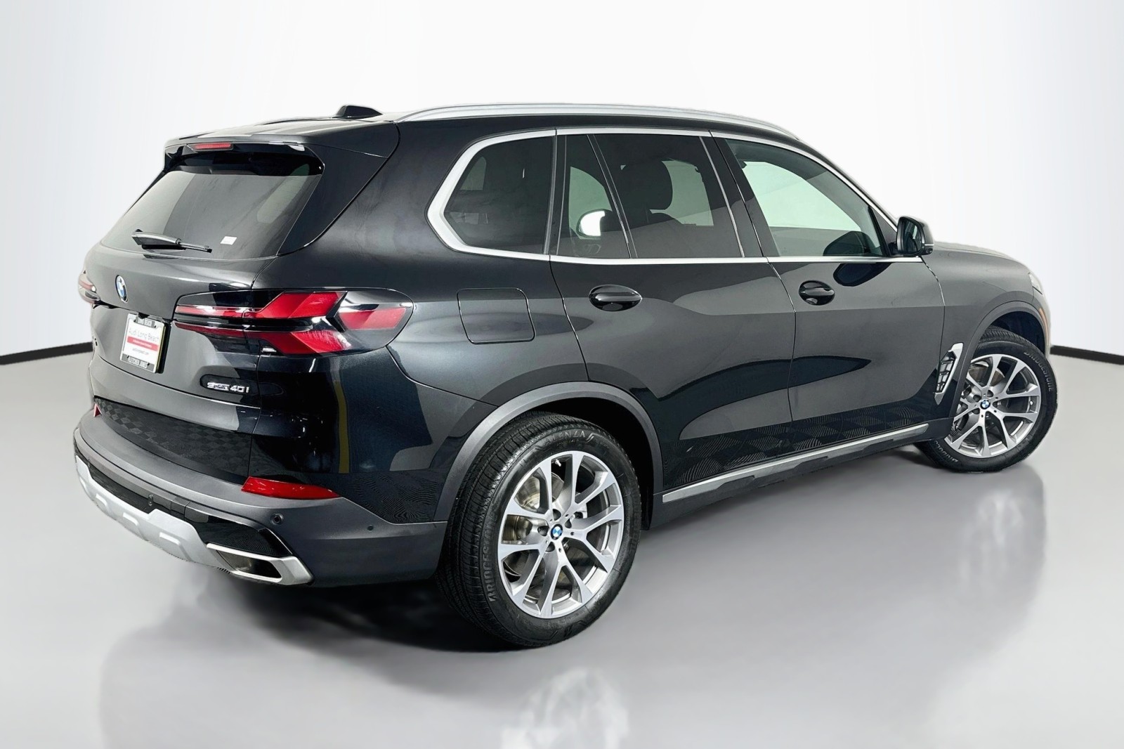 Used 2025 Black Sapphire Metallic BMW sDrive40i image 13