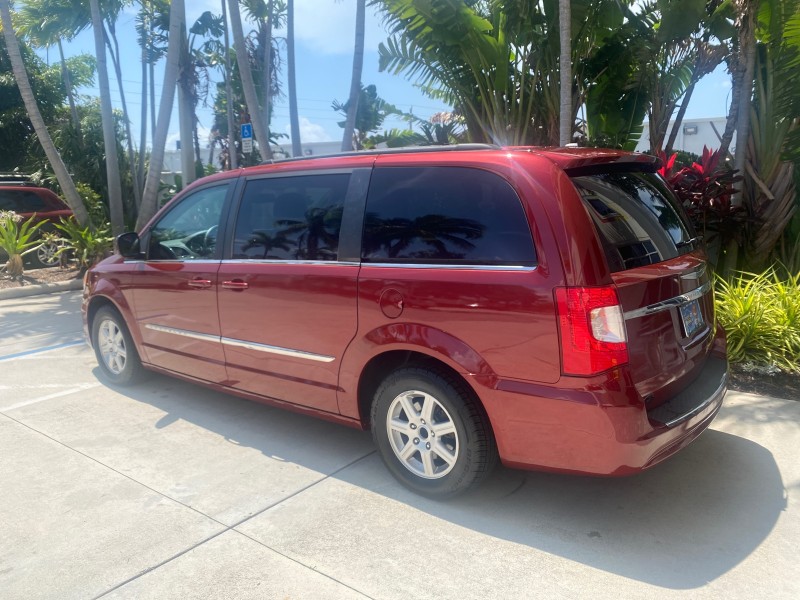 2012 Chrysler Town & Country 1 OWNER LOW MILES 58.411 in , 