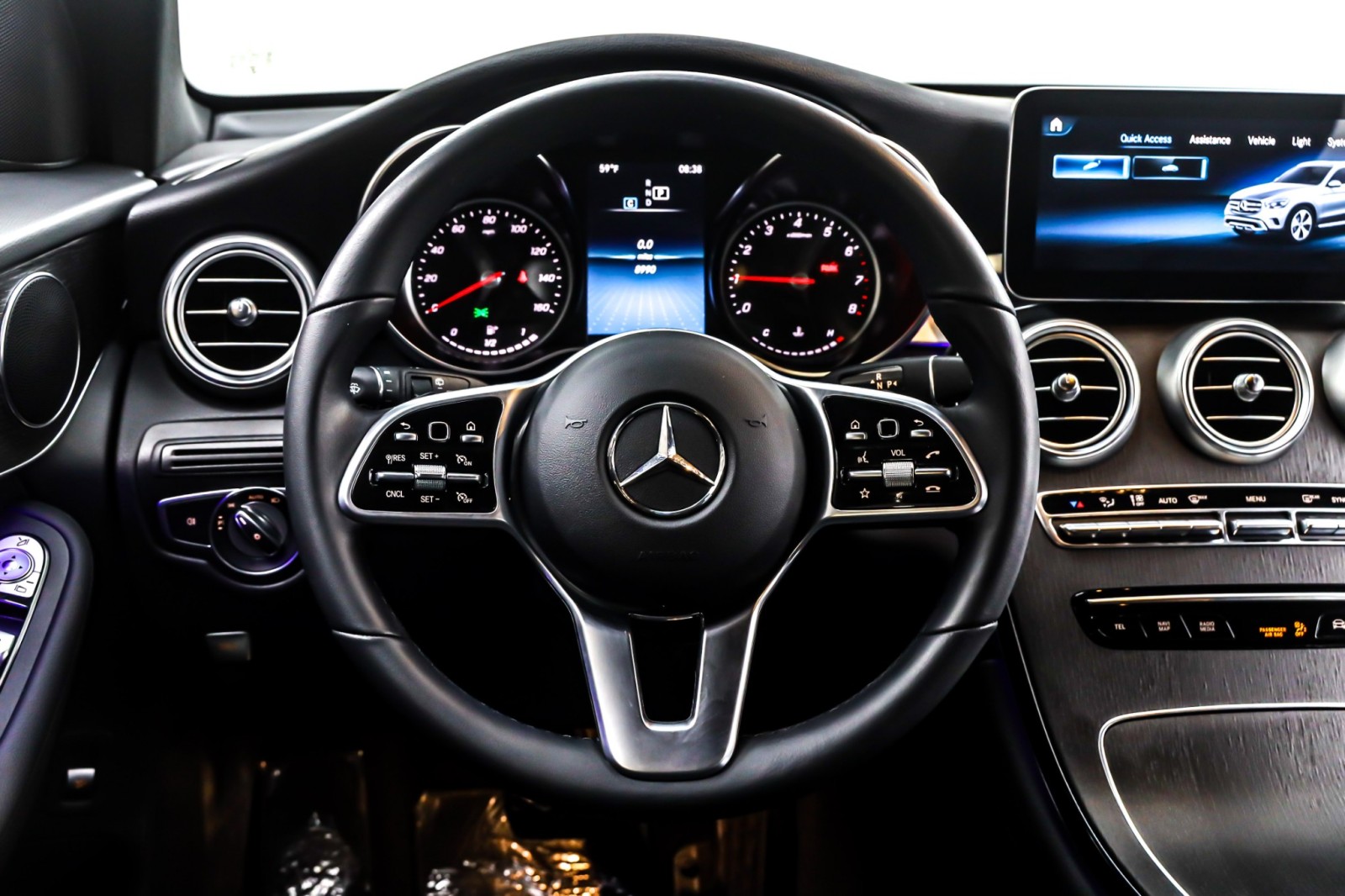 Used 2022 Graphite Grey Metallic Mercedes-Benz GLC 300 image 18