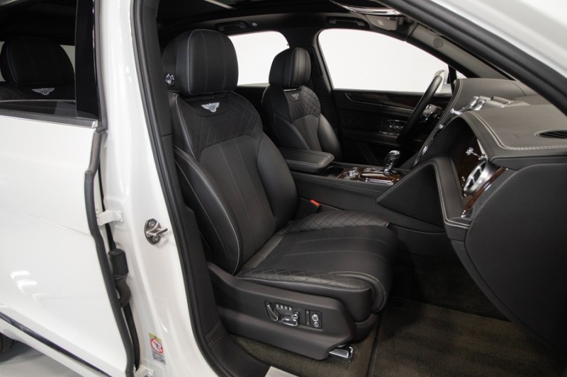 2017 Bentley Bentayga Bentayga W12 ($258,115 MSRP) *ONLY 14,000 MILES* *1-OWNER* in , 