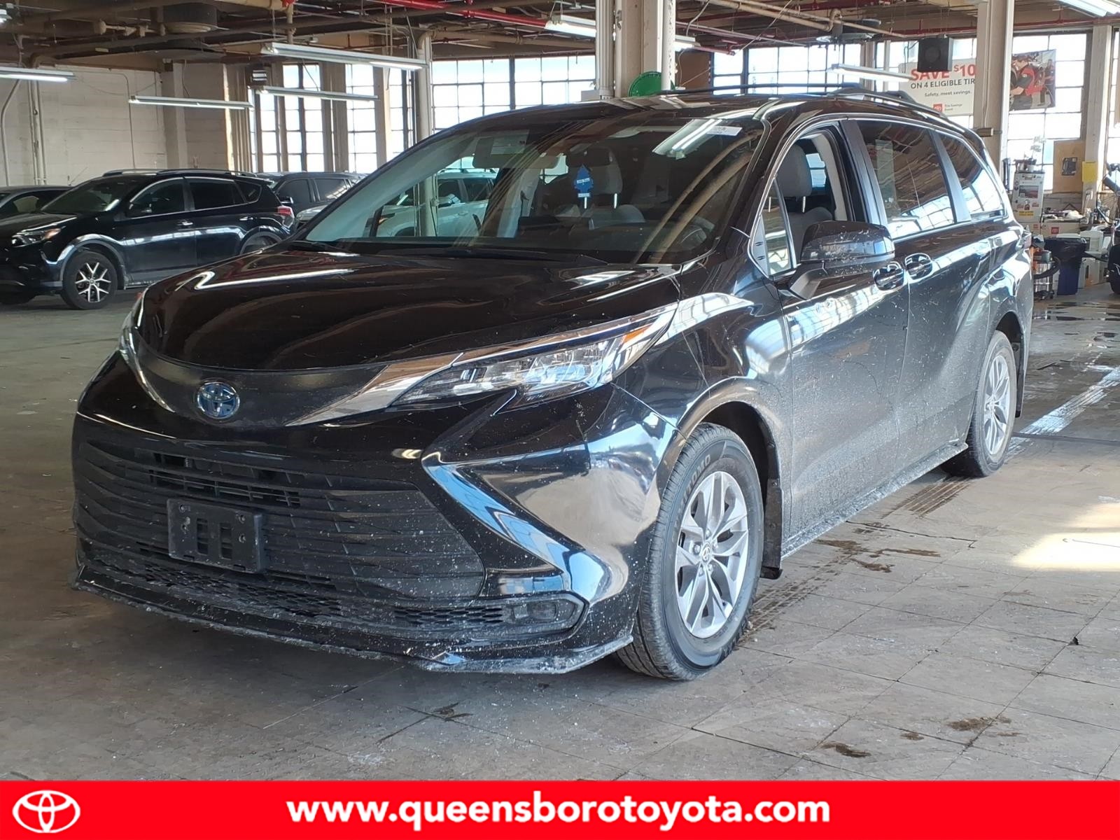 2022 Toyota Sienna LE