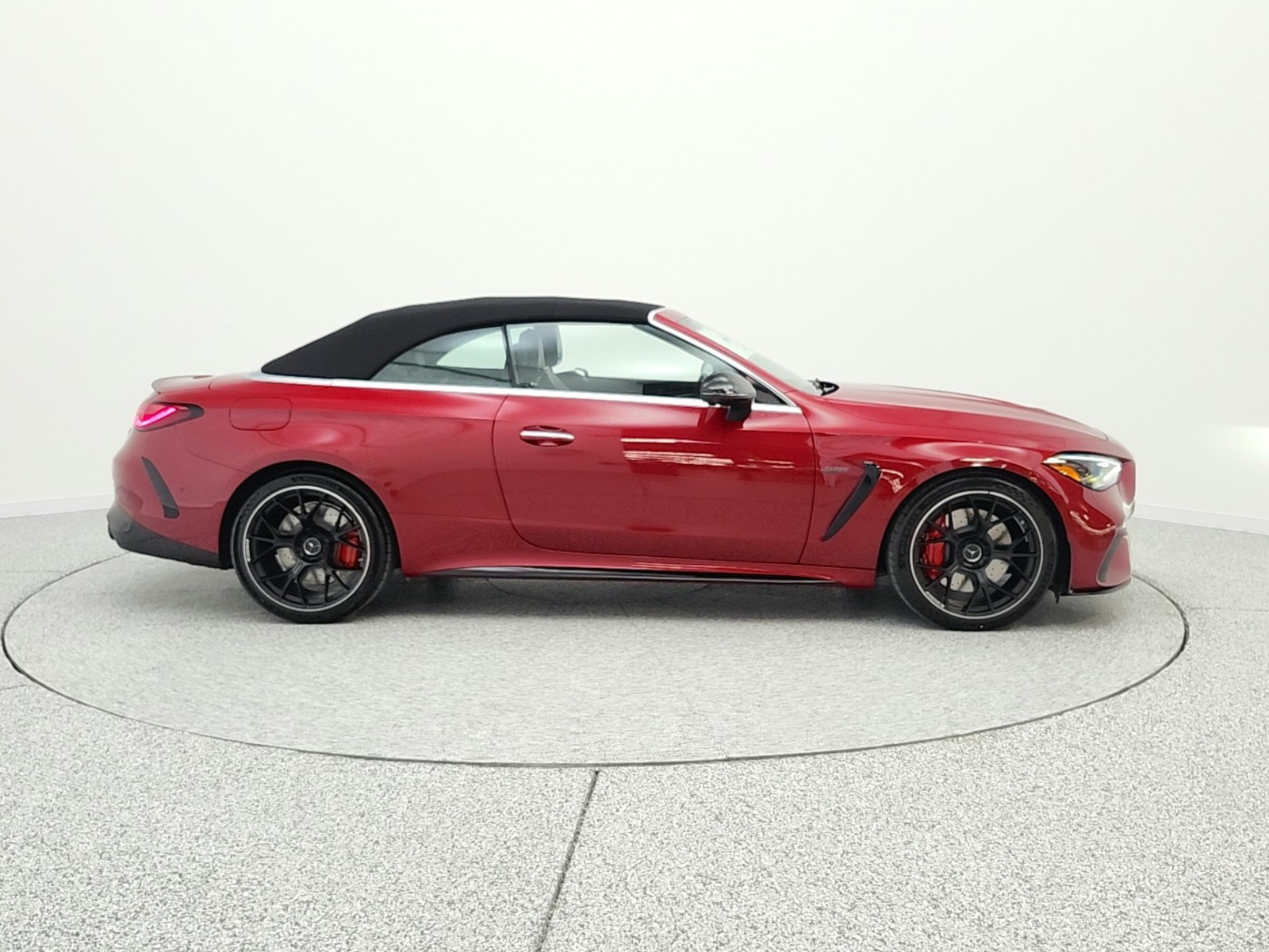 New 2026 MANUFAKTUR Patagonia Red Metallic Mercedes-Benz AMG® CLE 53 4MATIC+ Cabriolet image 25