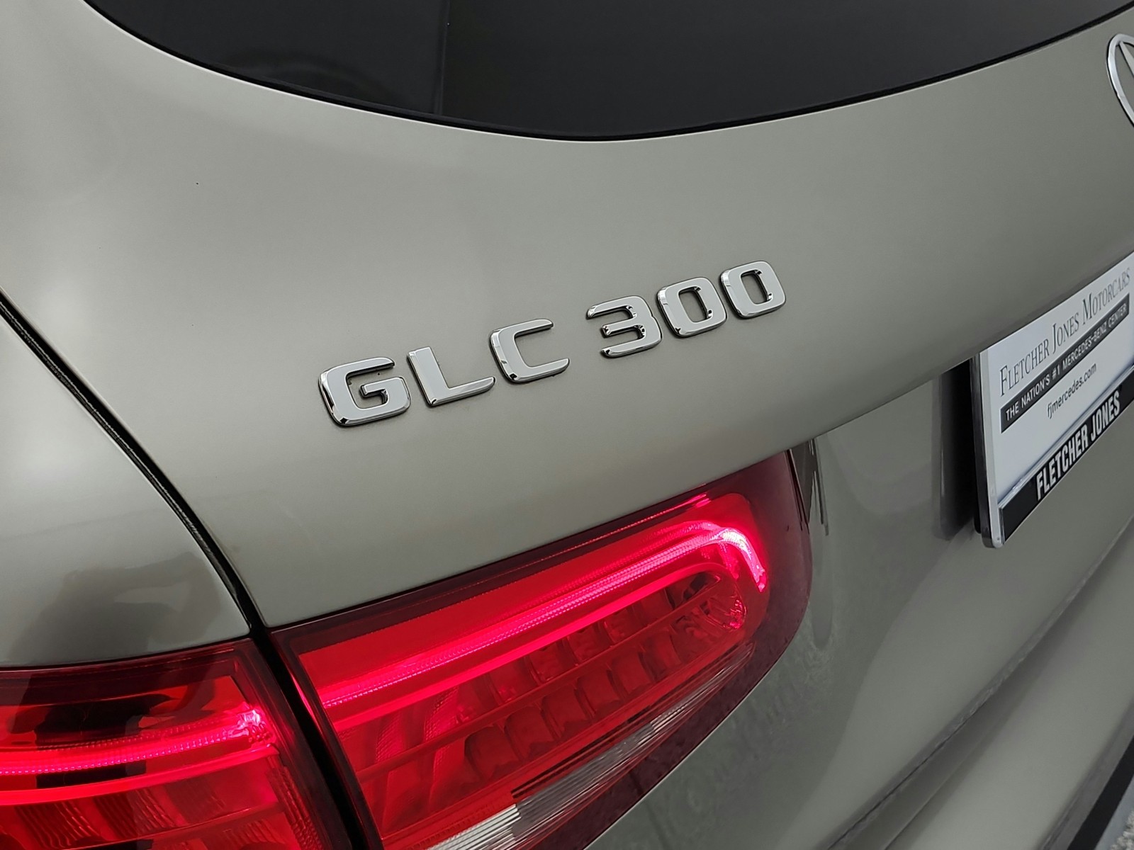 Used 2019 Mojave Silver Metallic Mercedes-Benz GLC 300 SUV image 23