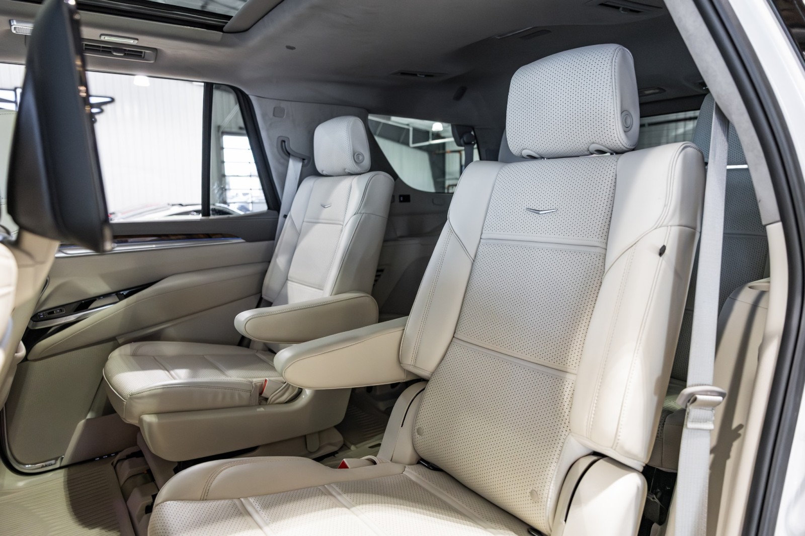 Used Car 2025 Cadillac Escalade  4wd Sport Platinum - 24 Inch Wheels - Crystal White Paint For Sale Under $120,000 In Boerne, Texas