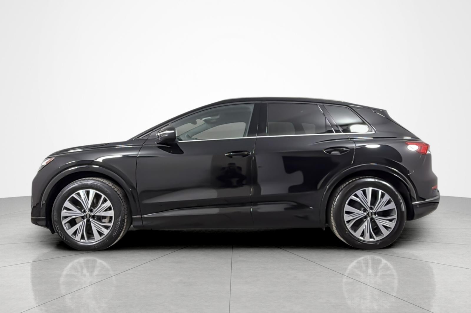 Certified Used 2023 Mythos Black Metallic Audi Premium Plus 40 RWD image 2