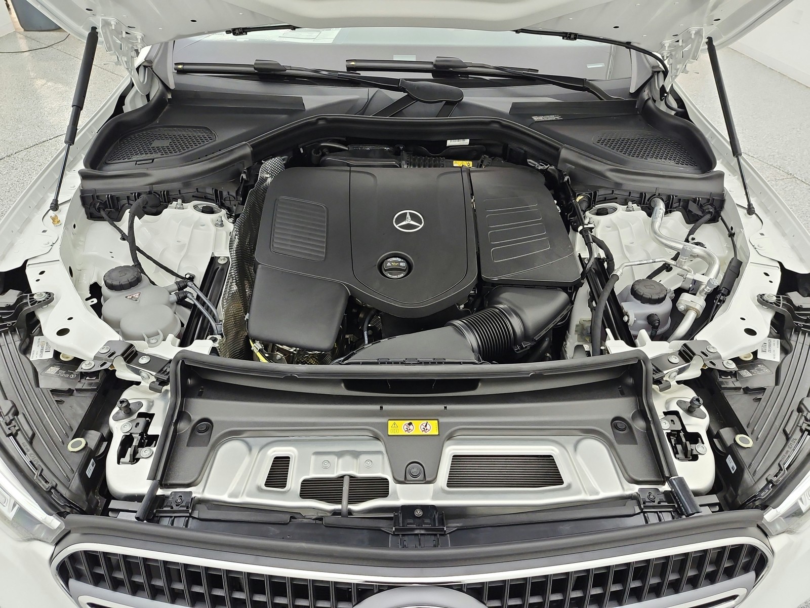 New 2026 Polar White Mercedes-Benz GLC 300 4MATIC® SUV image 12
