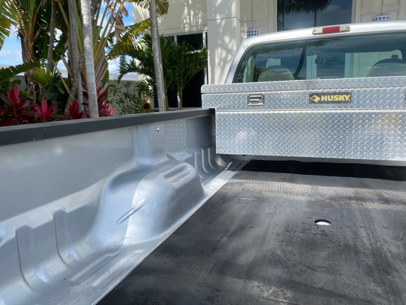2001 Ford Super Duty F-350 DRW XL 1 OWNER LOW MILES 14,269 in , 