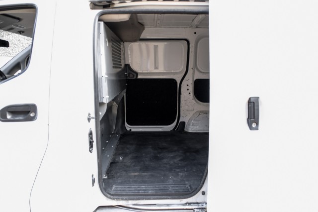 2017 Nissan NV200 Compact Cargo S 36