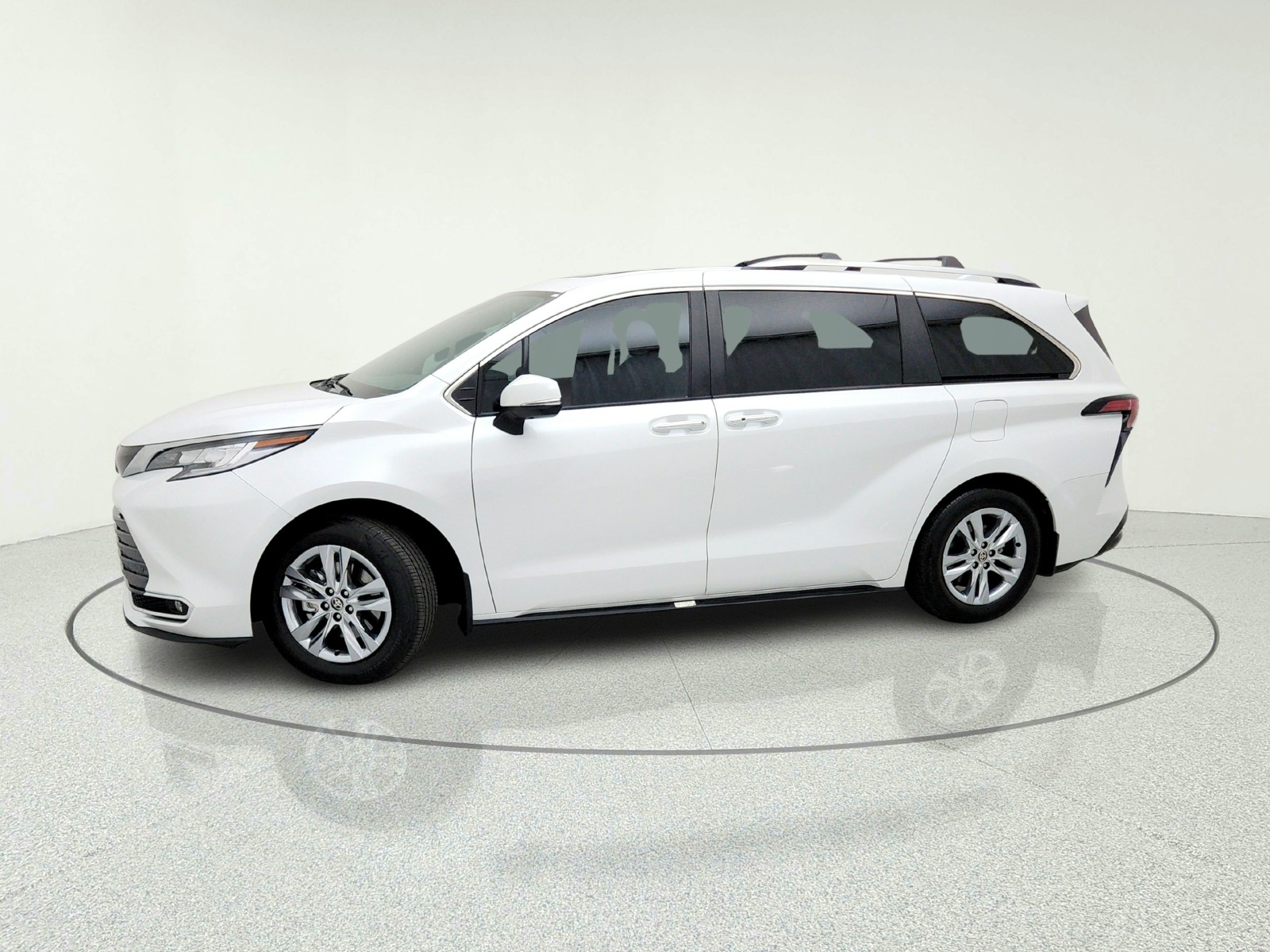 Used 2025 WINDCHILL PEARL Toyota Rear-Entry handicap Conversions 5 PASSENGER image 15