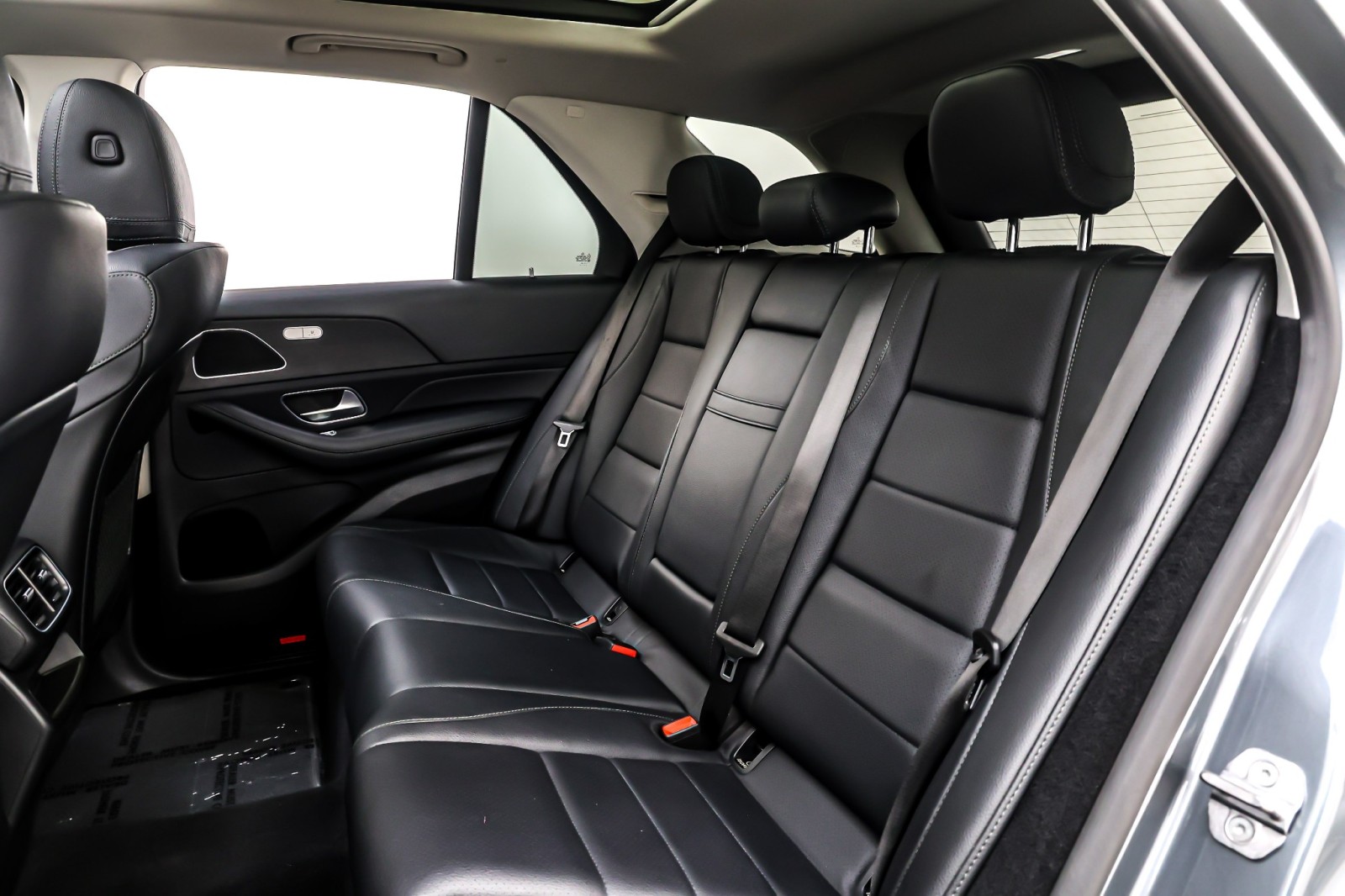 Used 2020 Selenite Grey Metallic Mercedes-Benz GLE 350 4MATIC® SUV image 8