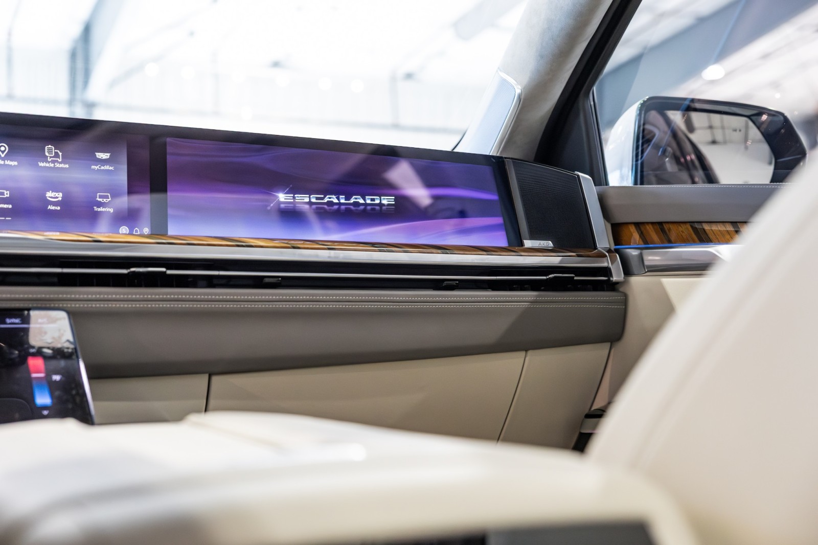 Used Car 2025 Cadillac Escalade  4wd Sport Platinum - 24 Inch Wheels - Crystal White Paint For Sale Under $120,000 In Boerne, Texas